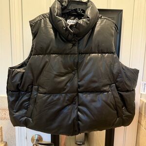 Old Navy Black Faux Leather Puffer Vest 2X NEW